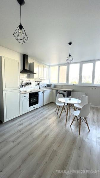 Сдам 4-комнатную квартиру в новостройке