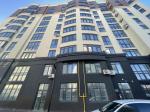 Продам офіс у багатоквартирному будинку, 108 м², частковий ремонт
