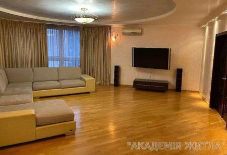 Продам 4-комнатную квартиру