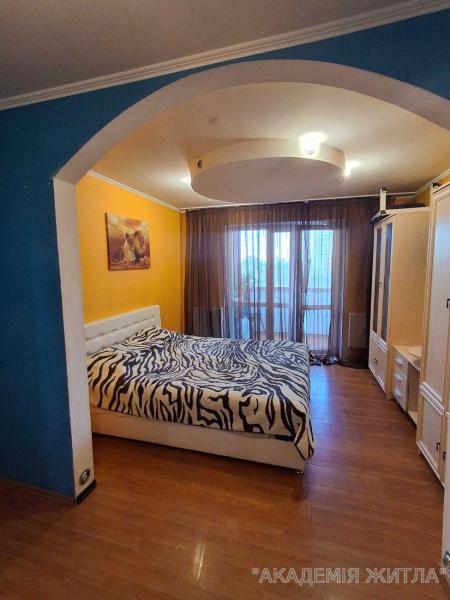 Продам 3-комнатную квартиру