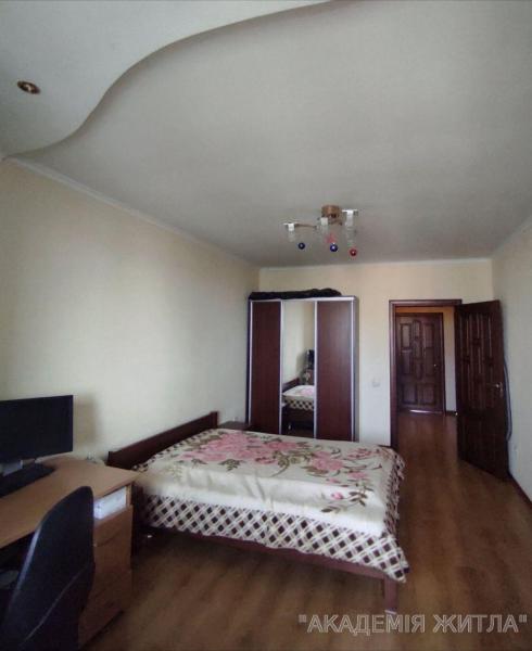 Продам 3-комнатную квартиру