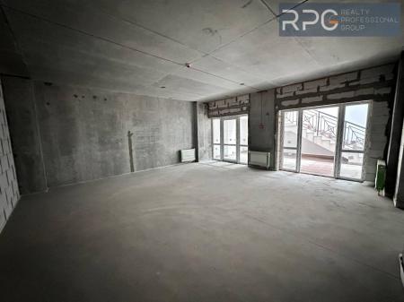 Продам офіс у багатоквартирному будинку