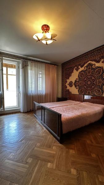 Продам 4-комнатную квартиру
