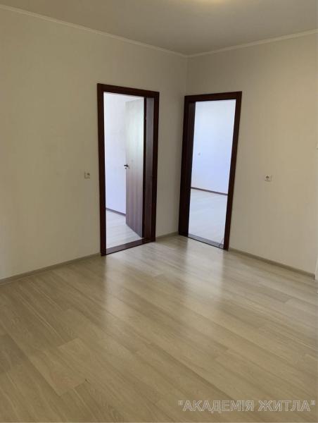 Продам 3-комнатную квартиру в новостройке