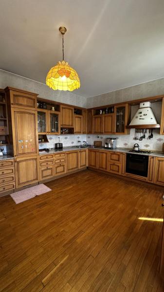 Продам 3-кімнатну квартиру