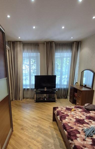 Продам 4-комнатную квартиру