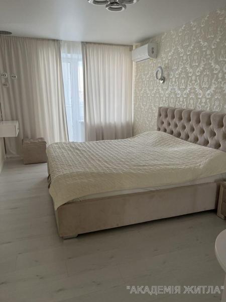 Продам 5-комнатную квартиру