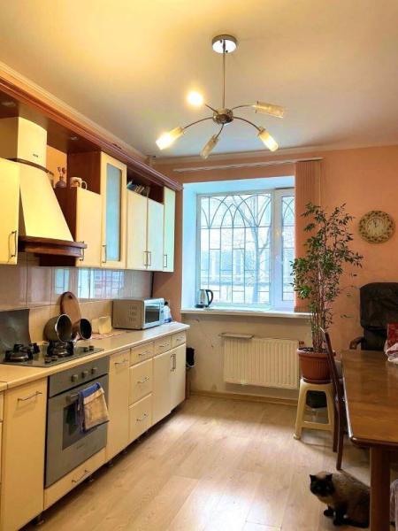 Продам 3-комнатную квартиру в новостройке