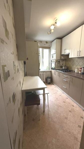 Продам 3-кімнатну квартиру