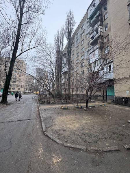 Продам 4-кімнатну квартиру