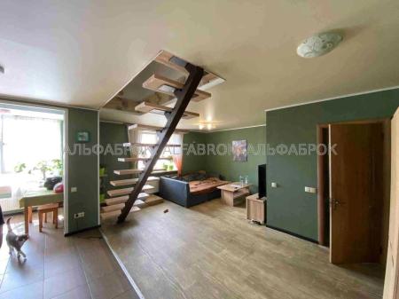 Продам 4-комнатную квартиру