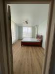 Сдам 2-комнатную квартиру в новостройке, 57 м², косметический ремонт
