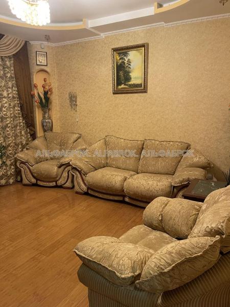 Продам 3-кімнатну квартиру