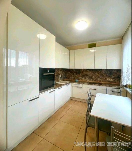 Сдам 3-комнатную квартиру в новостройке