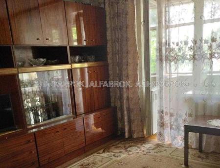 Продам 4-кімнатну квартиру