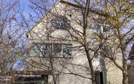 Продам 3-поверховий будинок