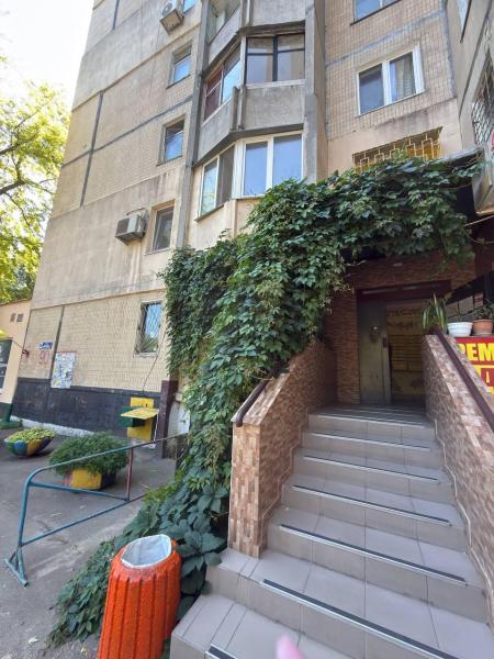 Продам 4-комнатную квартиру