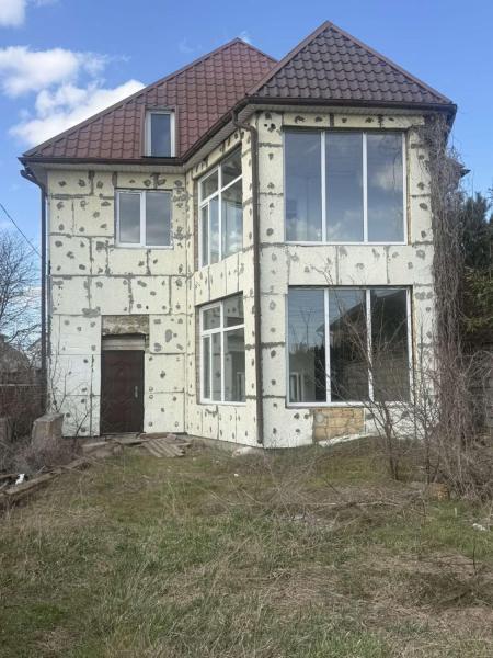 Продам 2-поверховий будинок