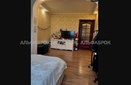 Продам 3-комнатную квартиру