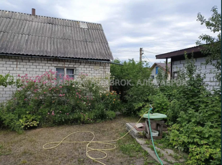 Продам дачний будинок