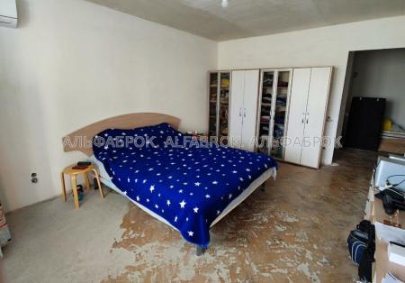 Продам 2-кімнатну квартиру