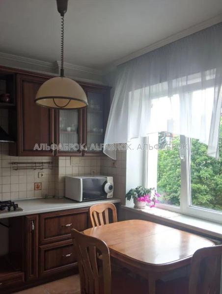 Продам 3-кімнатну квартиру