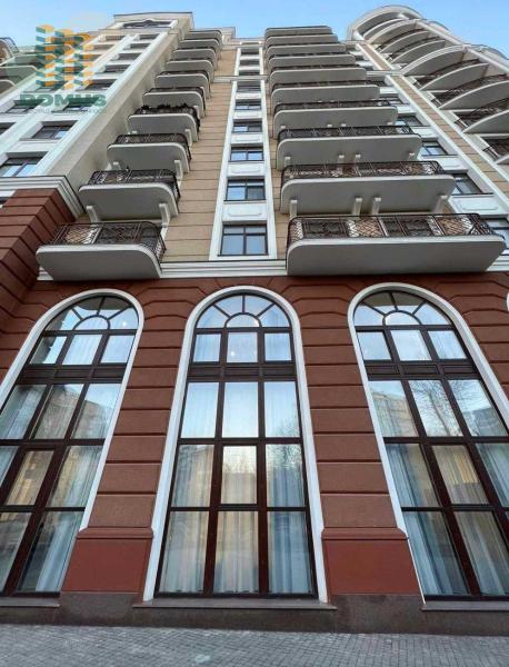 Продам 4-кімнатну квартиру