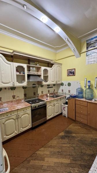 Продам 4-комнатную квартиру