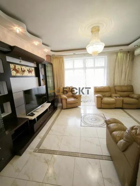 Продам 4-кімнатну квартиру, ЖК «Гвардійський»