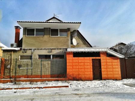 Продам 2-поверховий будинок