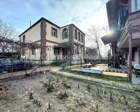 Продам 2-этажный дом