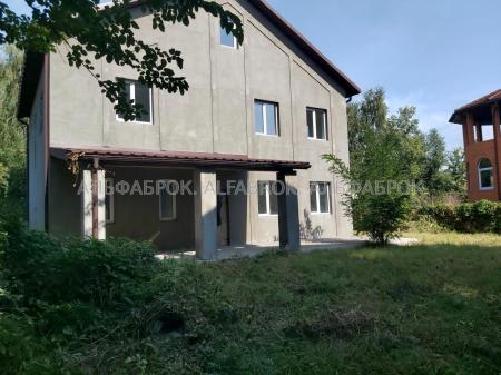 Продам 2-поверховий будинок