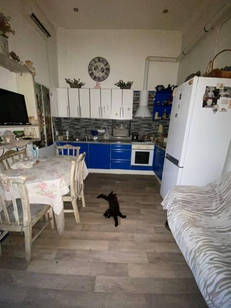 Продам 4-кімнатну квартиру