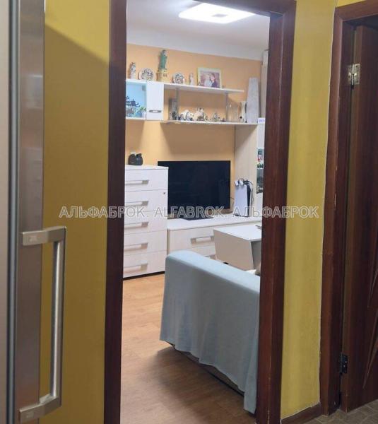 Продам 2-комнатную квартиру