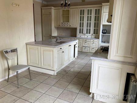 Продам 5-комнатную квартиру