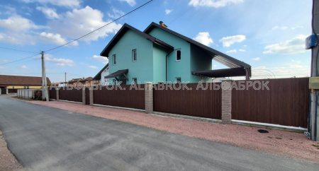 Продам 2-поверховий будинок