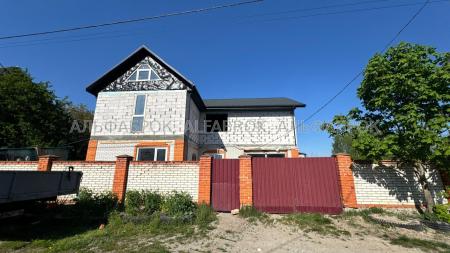 Продам 2-поверховий будинок