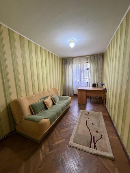 Продам 3-кімнатну квартиру