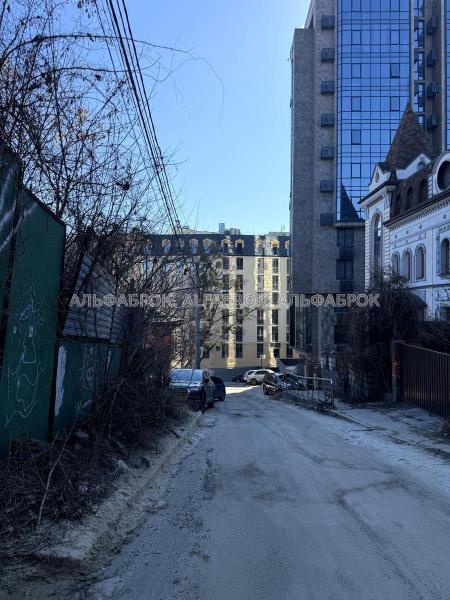 Продам участок под застройку частного дома