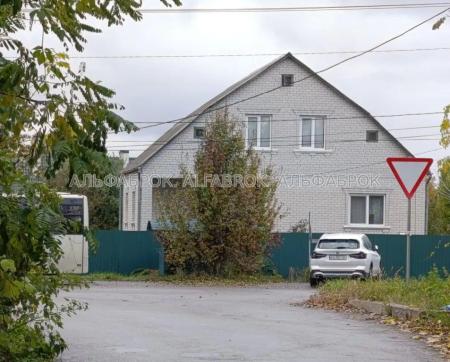 Продам 2-этажный дом