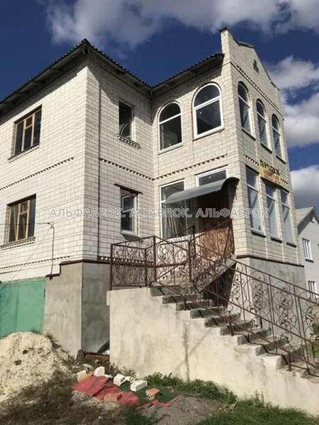 Продам 2-этажный дом