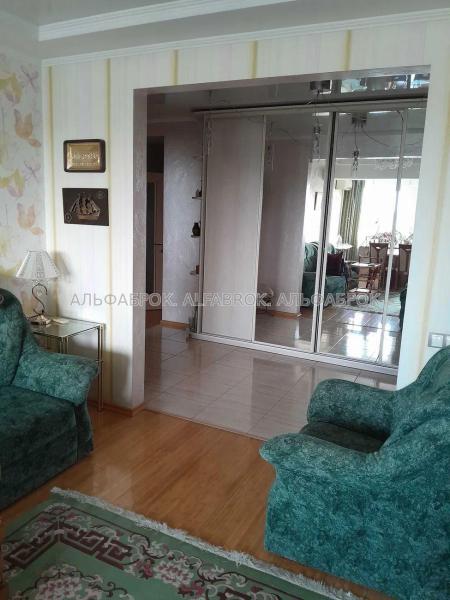Продам 3-комнатную квартиру
