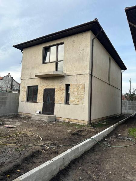 Продам 2-поверховий будинок