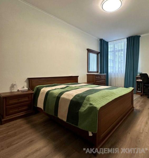 Продам 3-комнатную квартиру в новостройке