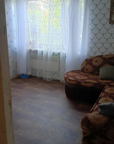 Продам 4-кімнатну квартиру