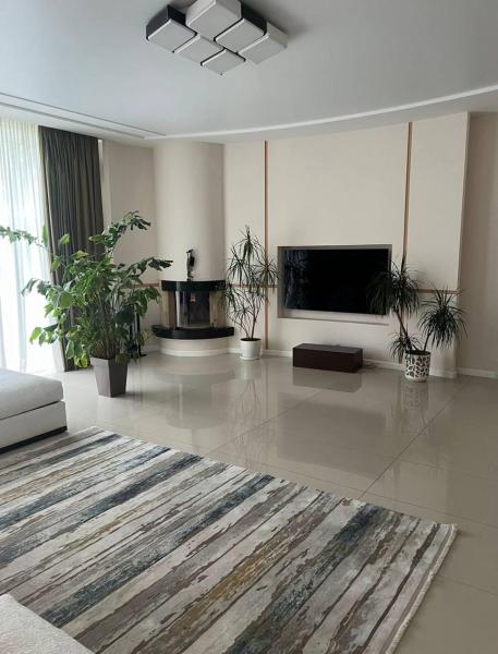 Продам 2-этажный дом