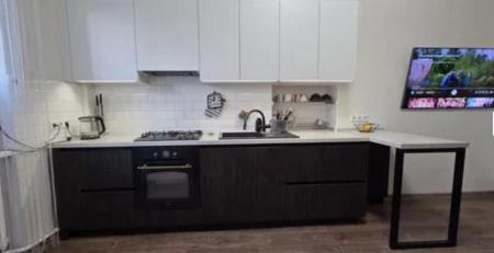 Продам 2-поверховий будинок