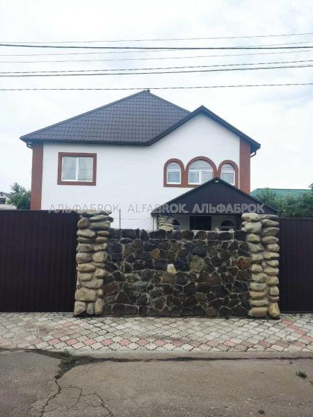 Продам 2-поверховий будинок