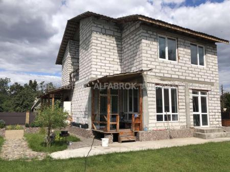 Продам 2-поверховий будинок