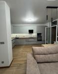 Продам 3-кімнатну квартиру, ЖК Каховська, 81 м², євроремонт